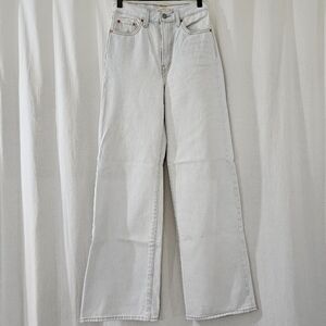 Levi’s Premium Ribcage Wide Leg Blue Light Wash High Rise Jeans Size 26X32